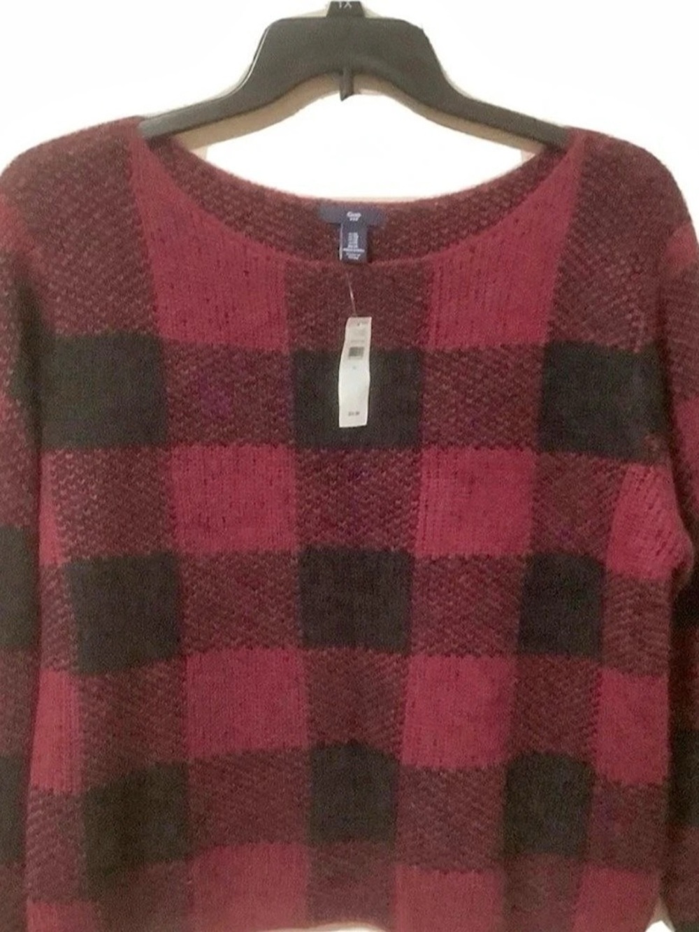Gap Checkered Crewneck Sweater in Red & Black Trendy Fall Fashion Sweater